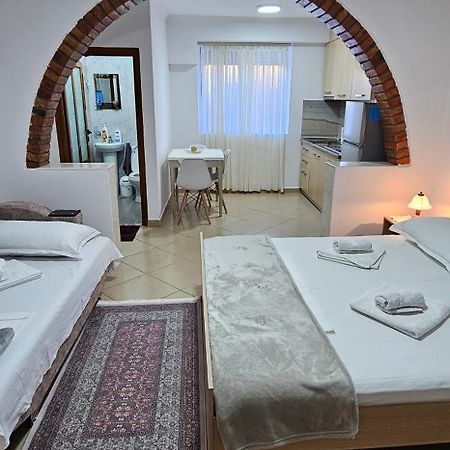 Aliaj Guest House Берат Екстер'єр фото