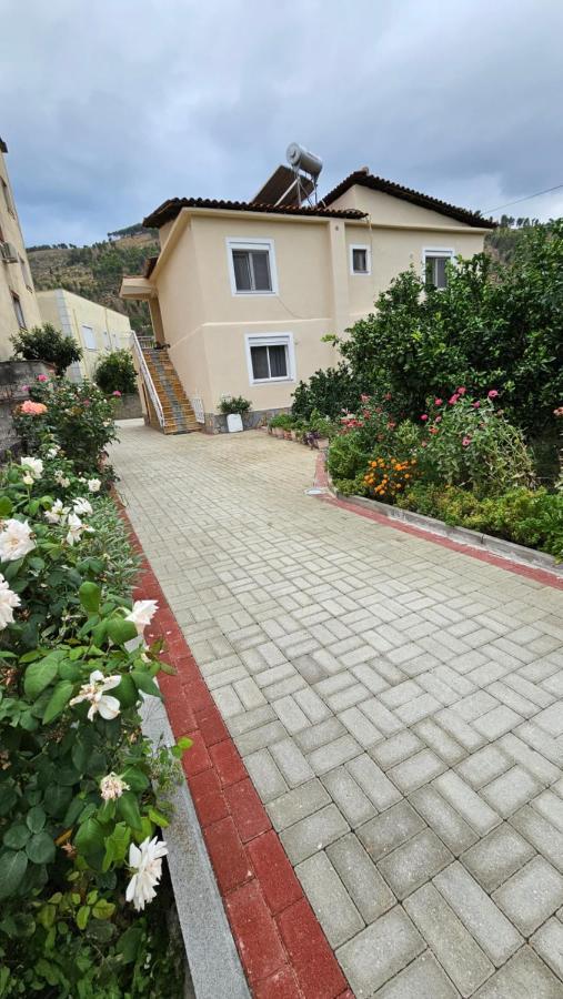 Aliaj Guest House Берат Екстер'єр фото