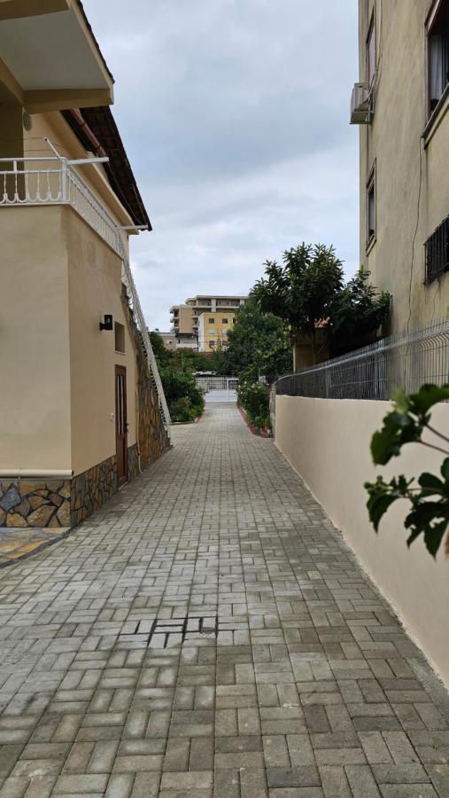 Aliaj Guest House Берат Екстер'єр фото