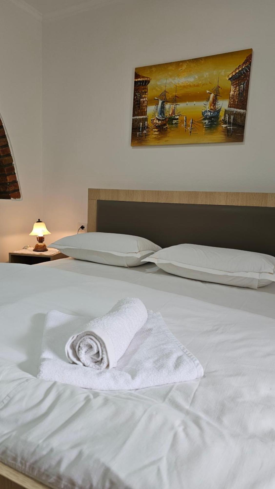 Aliaj Guest House Берат Екстер'єр фото